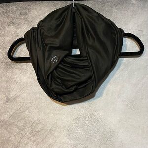 Beyond Yoga Hidden Pocket Infinity Scarf Black Soft Fabfitfun Excercise